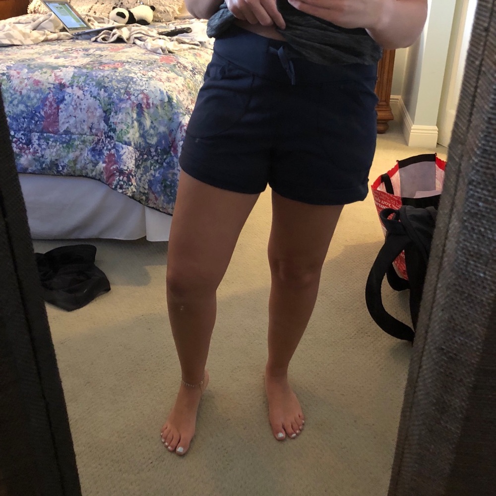 Lululemon lounge shorts